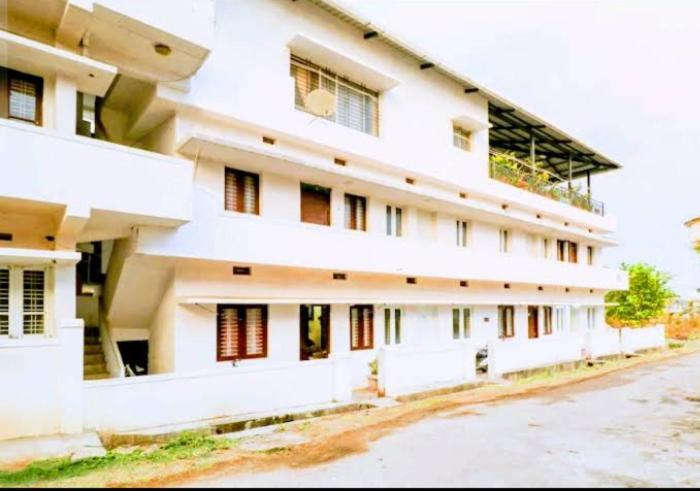 Wheel To Hills Stay Inn Service Apartments Chikmagalur Bagian luar foto