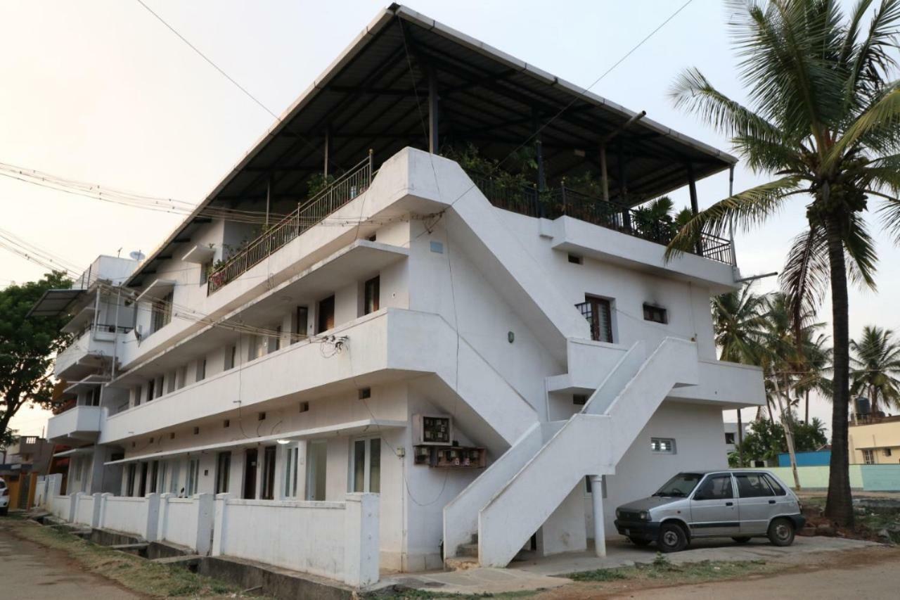 Wheel To Hills Stay Inn Service Apartments Chikmagalur Bagian luar foto